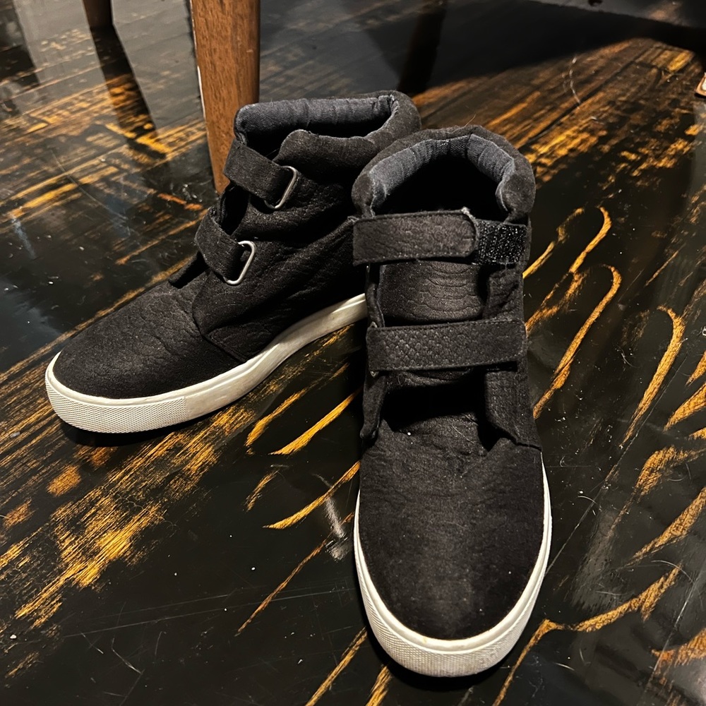 Coconuts wedges with adjustable velcro strap